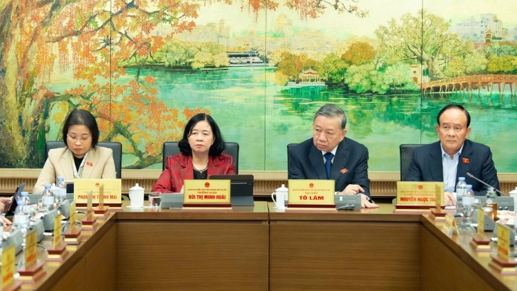 Quốc hội góp ý vào Văn kiện Đại hội XIV của Đảng: Khắc phục điểm nghẽn của điểm nghẽn