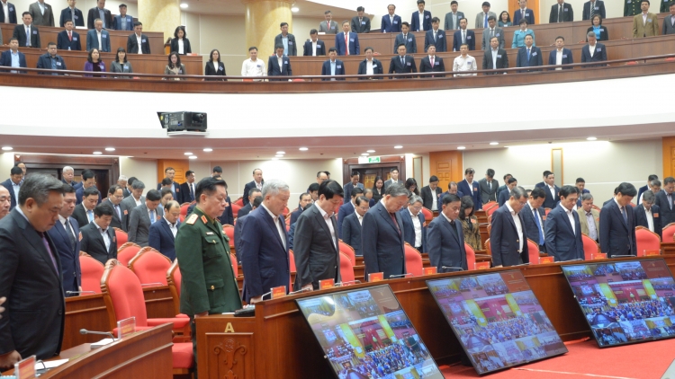 Thời sự 12h 24/11/2025: Lãnh đạo Đảng, Nhà nước tưởng nhớ đồng bào bị thiệt mạng do mưa lũ