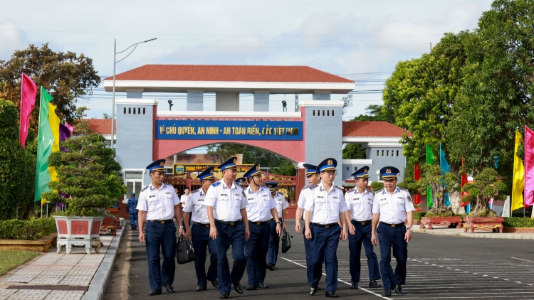 Trung tướng Bùi Quốc Oai kiểm tra, chỉ đạo xây dựng doanh trại xanh - sạch - đẹp tại Vùng 4