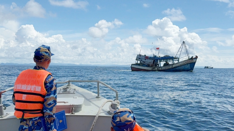 Lữ đoàn 127 – Điểm tựa vững chắc cho ngư dân vươn khơi, bám biển