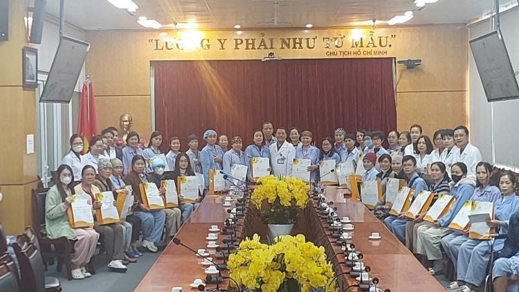 Ngày Nhà giáo Việt Nam, thầy thuốc tri ân thầy cô giáo là bệnh nhân ung thư