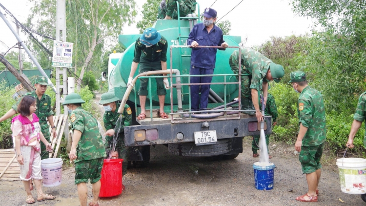 Nước sạch và niềm vui trở lại với hơn 100 hộ dân vùng lũ