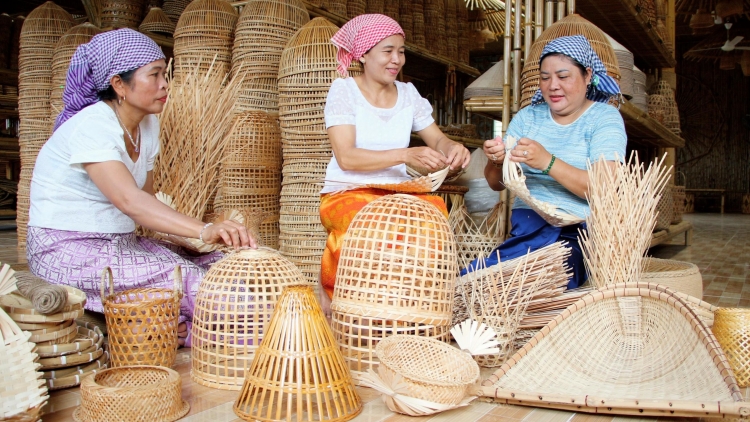 Người phụ nữ Khmer hồi sinh làng nghề trăm năm