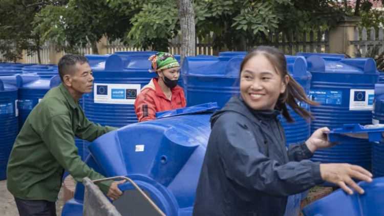 Liên minh châu Âu và UNICEF chung tay khôi phục nước sạch và vệ sinh môi trường cho người dân