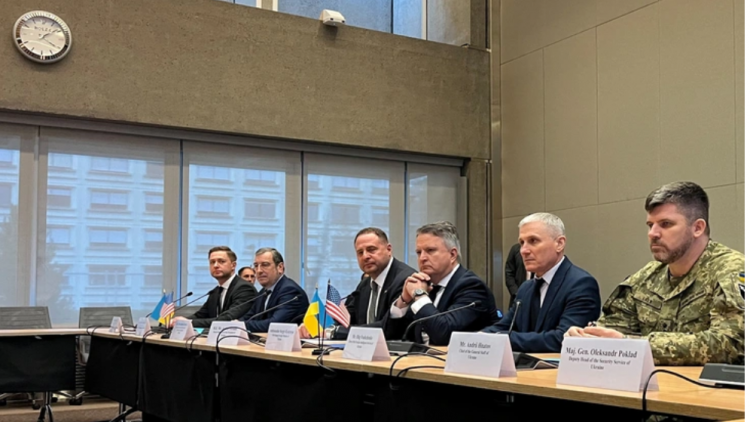 Tương lai nào cho Ukraine sau khi cả Mỹ và châu Âu cùng công bố “kế hoạch hòa bình” ?