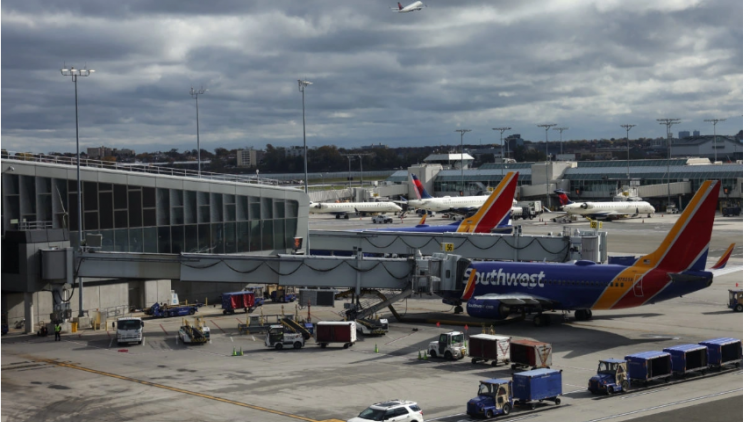 3,2 triệu hành khách đi máy bay tại Mỹ bị ảnh hưởng do chính phủ đóng cửa