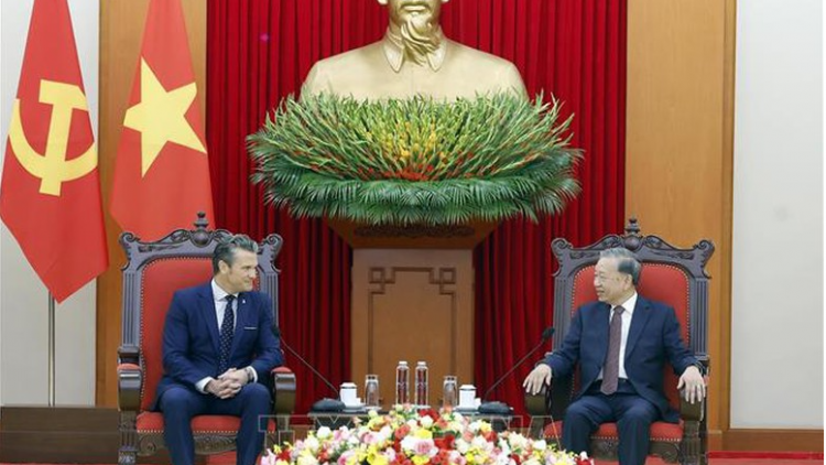 Thời sự 21h30 2/11/2025: Tổng Bí thư Tô Lâm tiếp  Bộ trưởng Bộ Chiến tranh Hoa Kỳ Pete Hegseth 