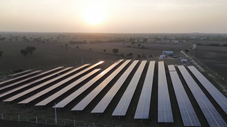 Cuộc cách mạng năng lượng mặt trời ở ngôi làng nhỏ bé vùng sa mạc Ấn Độ