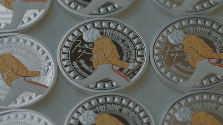 Xưởng đúc tiền Hoàng gia Anh ra mắt đồng xu hai bảng vinh danh thủ lĩnh nhóm nhạc Queen