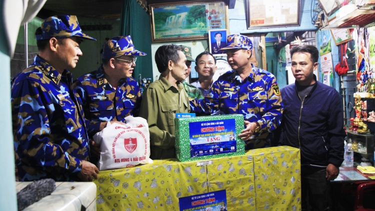 Vùng 4 Hải quân phát động “Chiến dịch Quang Trung” giúp nhân dân xây dựng, sửa chữa nhà ở