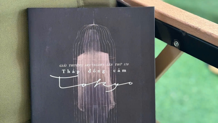 "Tháp đồng cảm Tokyo" khám phá ranh giới giữa thật và ảo, giữa lòng trắc ẩn và sự phán xét