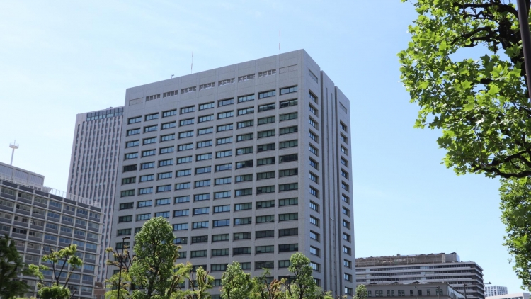 Nhật Bản tiếp diễn nghịch lý giữa lương tăng nhưng thu nhập giảm