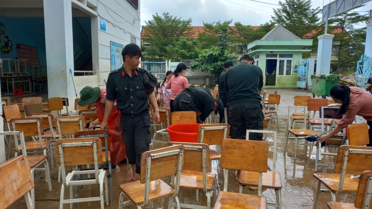 Khánh Hòa: Trường học mở cửa, ngôi nhà từng bước hồi sinh sau lũ dữ