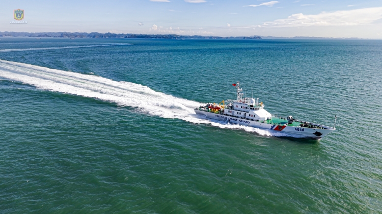 Tàu tuần tra cao tốc CSB 4040 – “mũi tên thép” trên biển Tây Nam