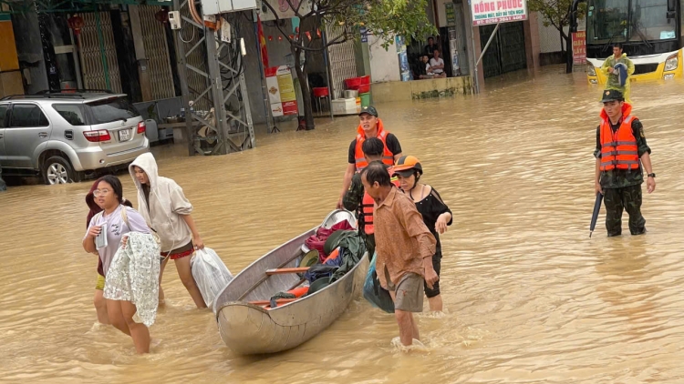 Xã Tuy Phước (Gia Lai) lại sơ tán dân trong đêm, đề phòng lũ quay trở lại