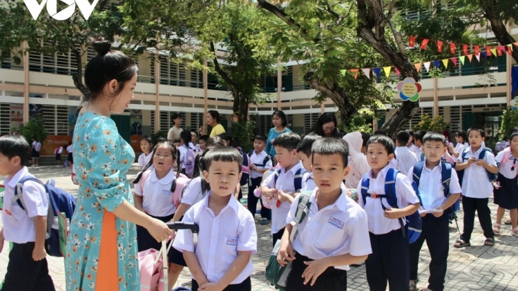 Tôn vinh người thầy trong kỷ nguyên mới: Không chỉ là tôn sư trọng đạo mà là tầm nhìn quốc gia