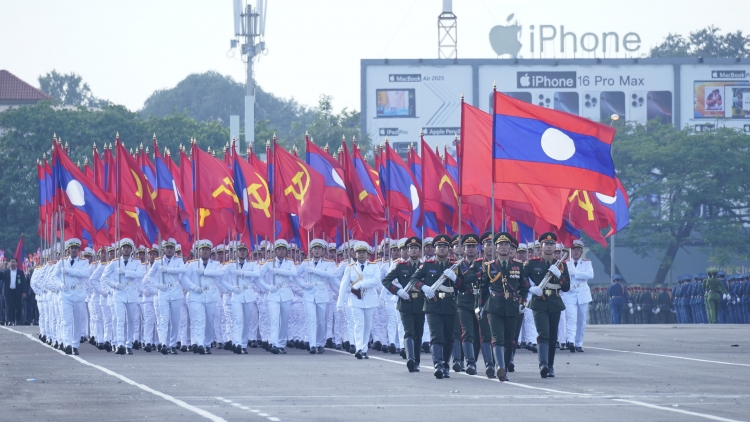 Lào chuẩn bị cho lễ diễu binh, diễu hành kỷ niệm 50 năm Quốc khánh