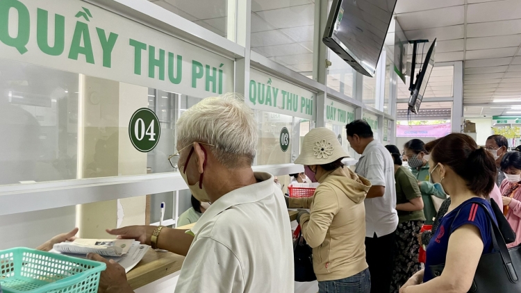 Khẩn trương lập danh sách cấp thẻ BHYT miễn phí cho người cao tuổi