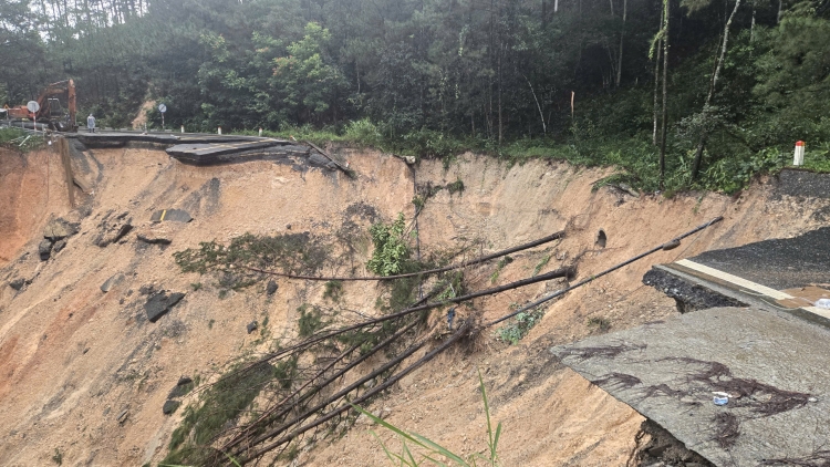 Lâm Đồng dốc sức khôi phục hạ tầng giao thông sau mưa lũ