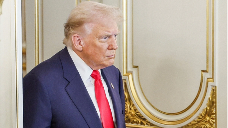 Tỷ lệ ủng hộ Tổng thống Donald Trump tiếp tục sụt giảm