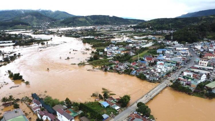 Thời sự 12h 23/11/2025: Công tác cứu hộ, cứu trợ vẫn đang được các bộ, ngành khẩn trương triển khai