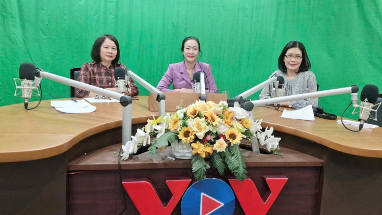 Đẩy mạnh phong trào thi đua, góp phần nâng cao hiệu quả chăm sóc sức khỏe nhân dân