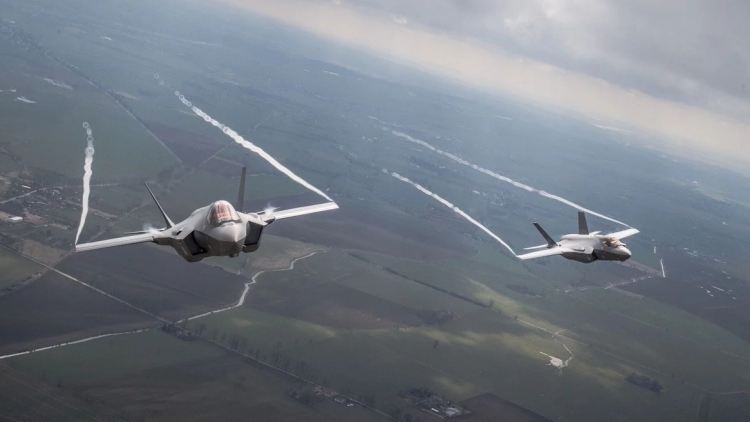 Ba Lan điều động máy bay chiến đấu sau các cuộc không kích vào Ukraine