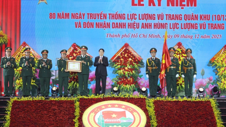 Thời sự 18h 9/12/2025: Quân khu 7 đón nhận danh hiệu Anh hùng Lực lượng vũ trang nhân dân