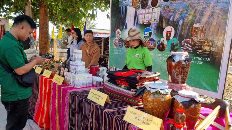 Theo dòng thời sự chiều 4/12/2025