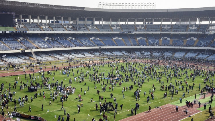 Sự kiện của Lionel Messi tại Ấn Độ biến thành hỗn loạn vì khán giả thất vọng