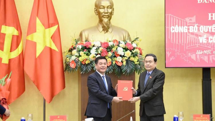 Đồng chí Nguyễn Hồng Diên giữ chức Phó bí thư chuyên trách Đảng ủy Quốc hội