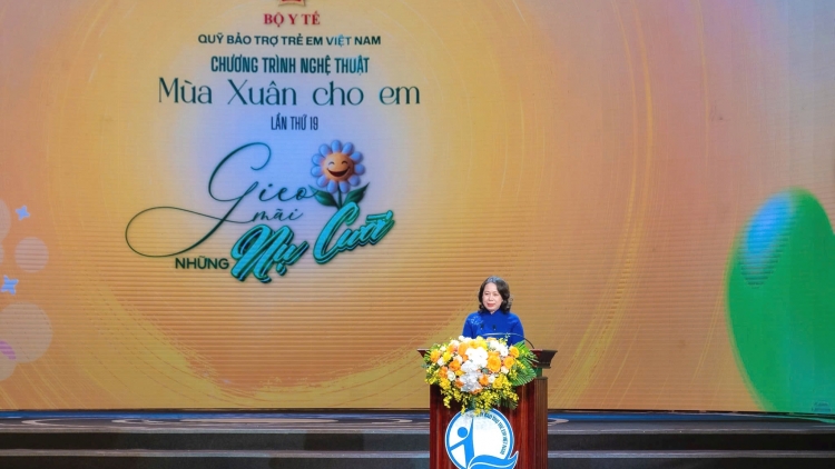 Phó Chủ tịch nước Võ Thị Ánh Xuân dự chương trình "Mùa xuân cho em" lần thứ 19
