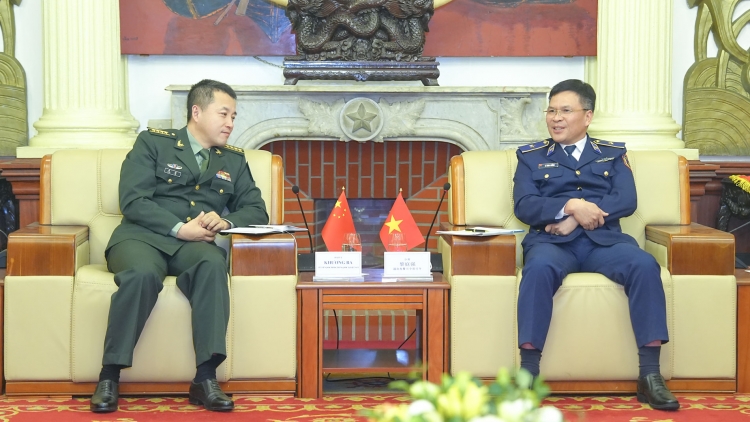Tư lệnh Cảnh sát biển tiếp Tuỳ viên Quốc phòng Trung Quốc tại Việt Nam