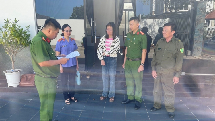 Khởi tố nữ nhân viên "cuỗm" 15 tấn điều, chiếm đoạt hơn 8 tỷ đồng công ty ở Đồng Nai