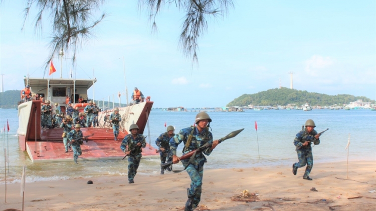 Cán bộ, chiến sĩ Lữ đoàn 127: Vững vàng nơi đầu sóng