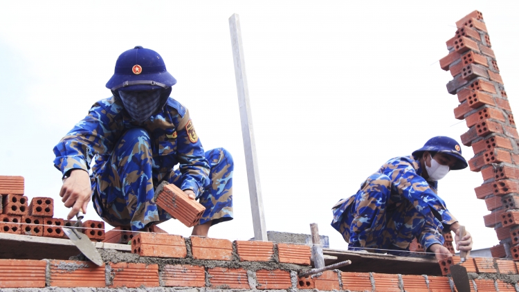 Lữ đoàn 162 tăng cường lực lượng đẩy nhanh tiến độ "Chiến dịch Quang Trung"