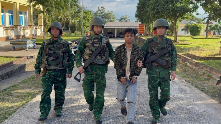 Quảng Trị:Bắt giữ đối tượng vận chuyển 12.000 viên ma túy qua biên giới