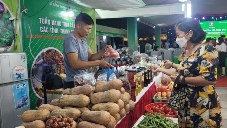 Hàng Việt mùa cao điểm cuối năm