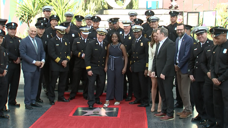 Hollywood vinh danh Sở Cứu hỏa Los Angeles sau khi nhận lá thư của một thiếu niên