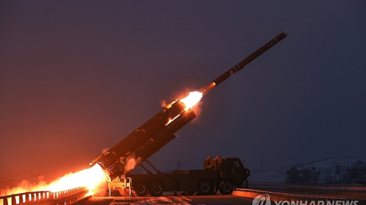 Triều Tiên phóng thử hai tên lửa hành trình chiến lược ra biển 