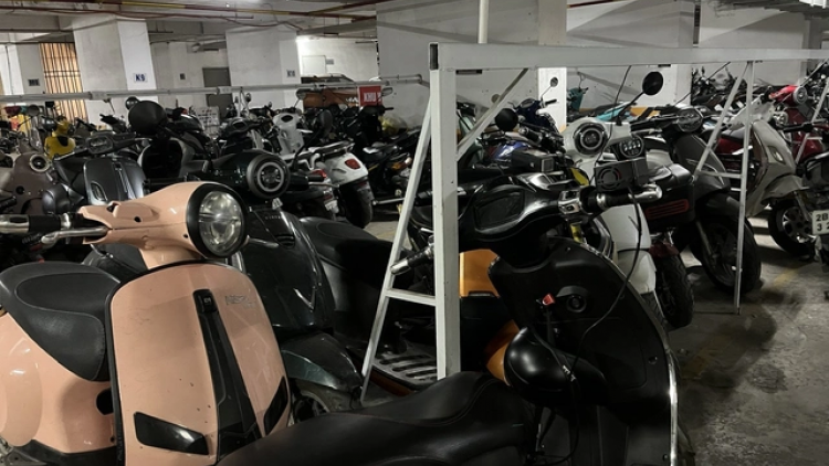 Bộ Xây dựng yêu cầu sớm ban hành quy chuẩn an toàn cho chung cư có trạm sạc xe điện