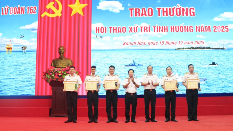 Lữ đoàn 162 nâng cao chất lượng toàn diện đội ngũ cán bộ tàu đáp ứng tốt yêu cầu nhiệm vụ
