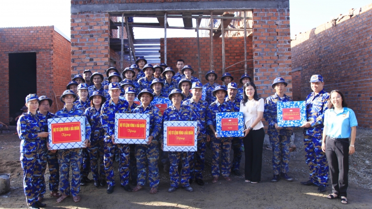 Tư lệnh Vùng 4 Hải quân động viên cán bộ, chiến sĩ thực hiện “Chiến dịch Quang Trung”  