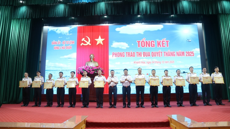 Vùng 4 Hải quân nâng cao sức mạnh sẵn sàng chiến đấu, bảo vệ vững chắc chủ quyền biển, đảo