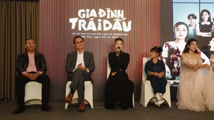 "Gia đình trái dấu" lôi cuốn khán giả với đề tài gia đình thời "tinh gọn" 