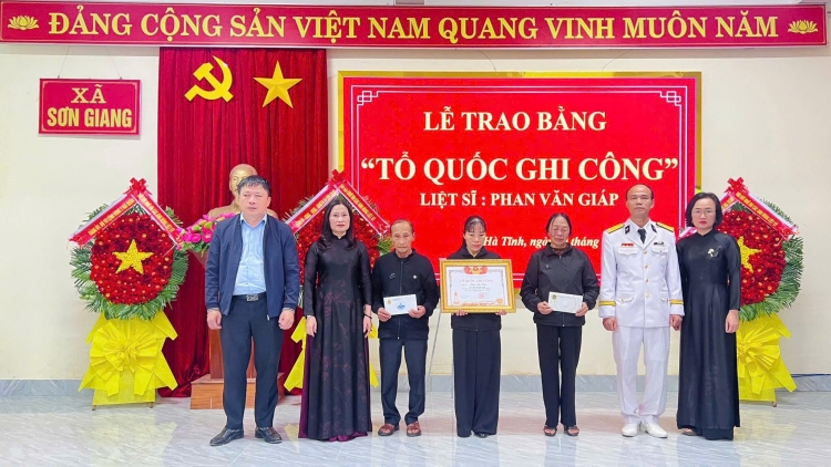 Lữ đoàn 125 trao Bằng “Tổ quốc ghi công” cho Liệt sĩ Phan Văn Giáp