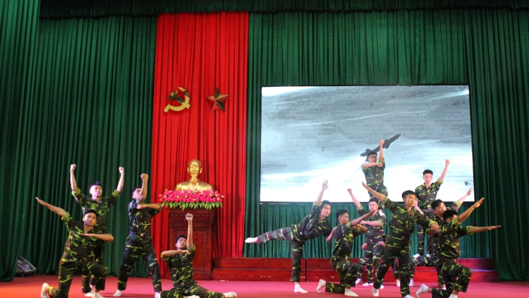 Liên hoan văn nghệ “Vinh quang người lính biển” tại Trung tâm BĐKT Vùng 2 Hải quân