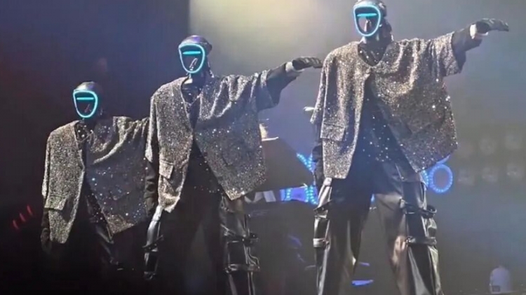 Màn vũ đạo của robot hình người Trung Quốc tại Thành Đô gây sốt