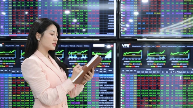 Phiên chứng khoán cuối tuần trước, họ Vingroup níu giữ hơn 14 điểm cho VN-Index