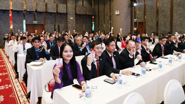 Khai mạc phiên thứ nhất Đại hội Công đoàn Điện lực Việt Nam lần thứ VII